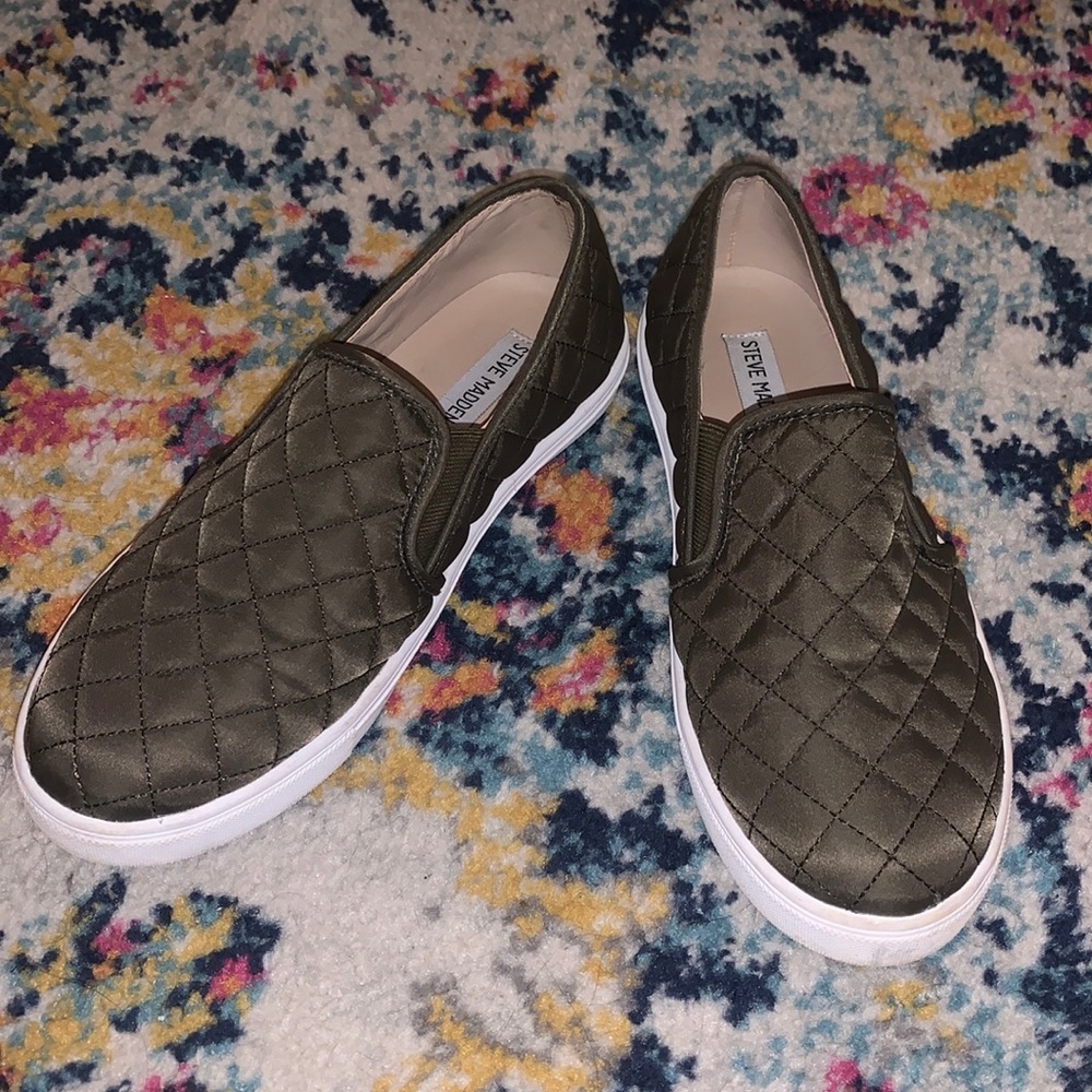 steve madden olive green slip on